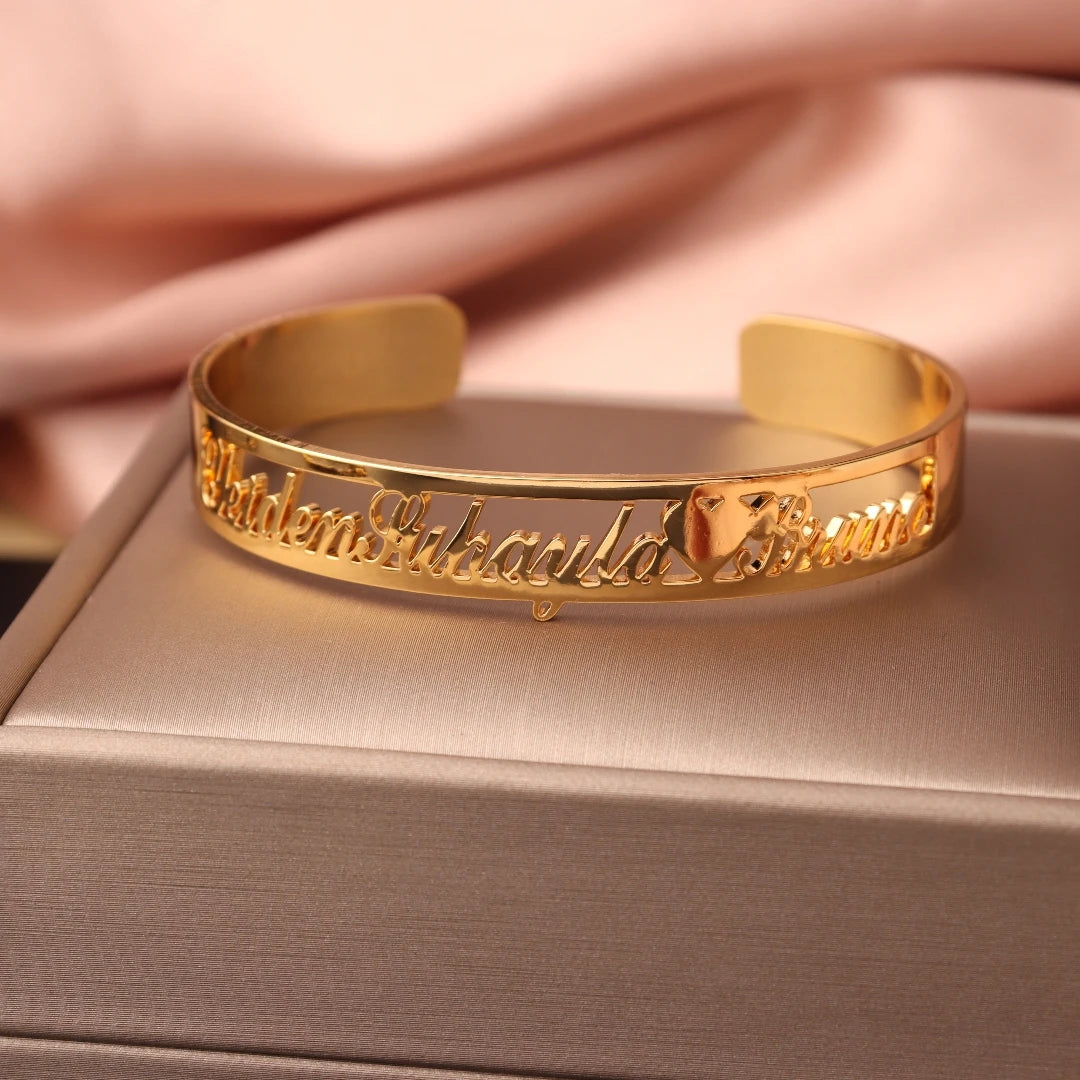 Bracelet Jonc Personnalisé avec Noms – Acier Inoxydable Ouvert – Bijou Femme/Couple – Cadeau de Noël Original