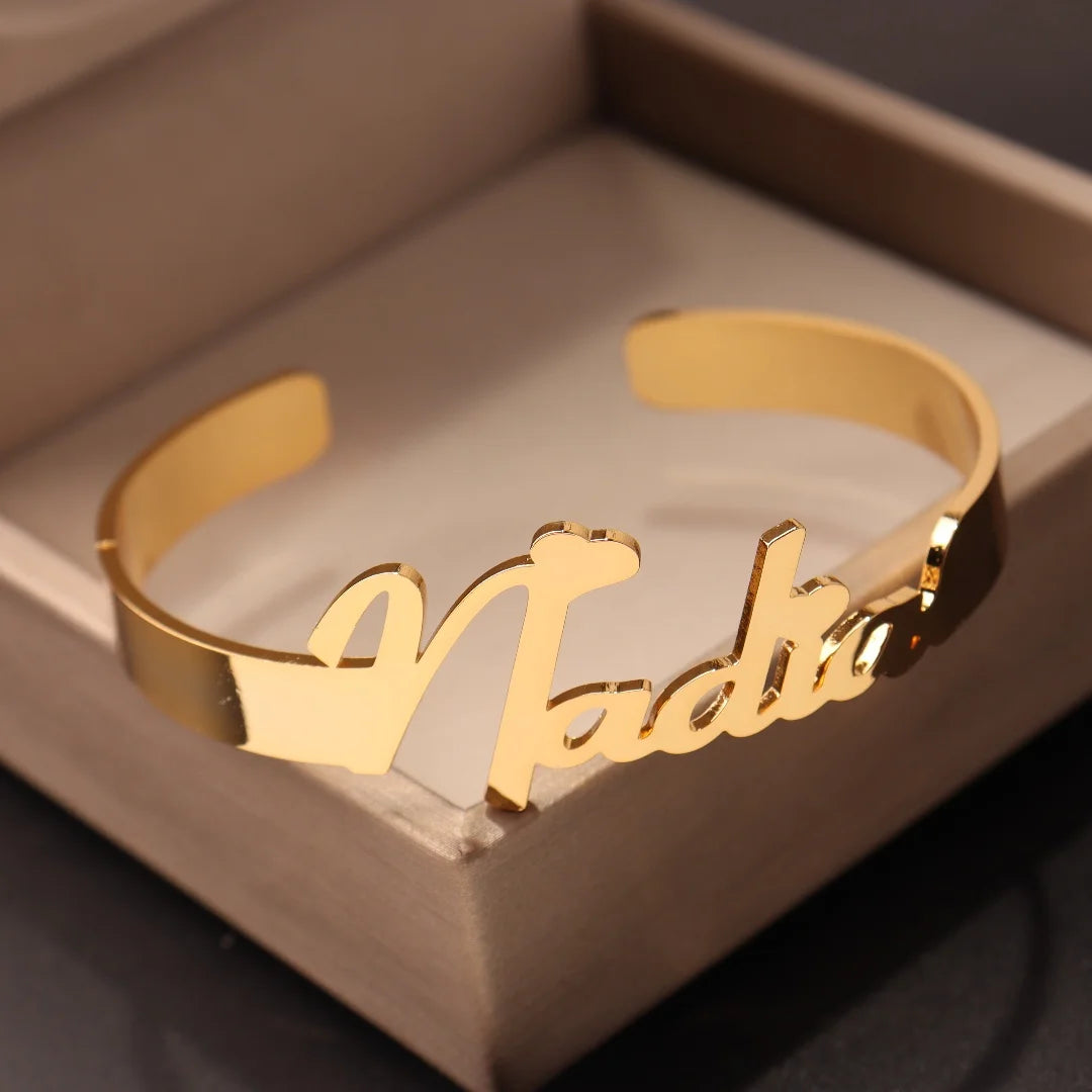 Bracelet Jonc Personnalisé avec Noms – Acier Inoxydable Ouvert – Bijou Femme/Couple – Cadeau de Noël Original