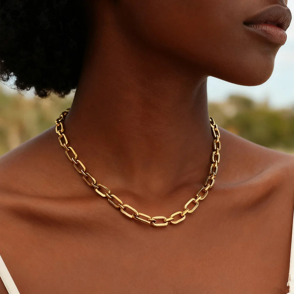 Collier Ras-du-Cou Femme à Maillons Épais – Chaine Ovale Plaquée Or en Acier Inoxydable – Bijou Minimaliste