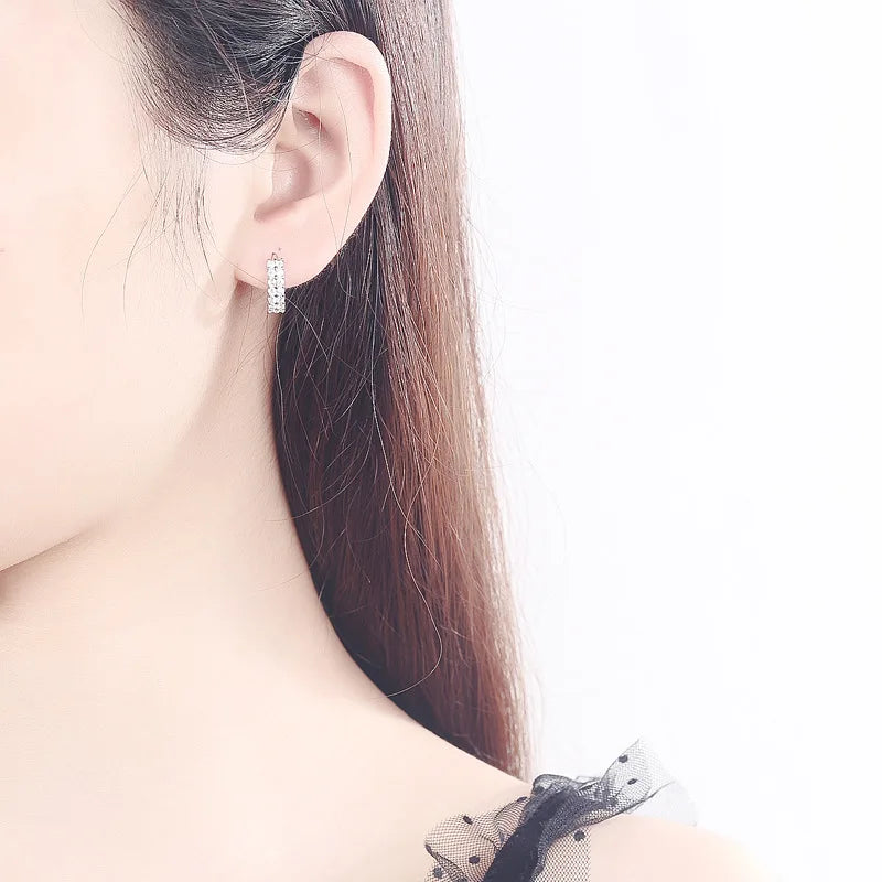Boucles d’oreilles Clous Rondes en Argent 925 avec Deux Rangées de Zircons – Bijoux de Mode Haut de Gamme