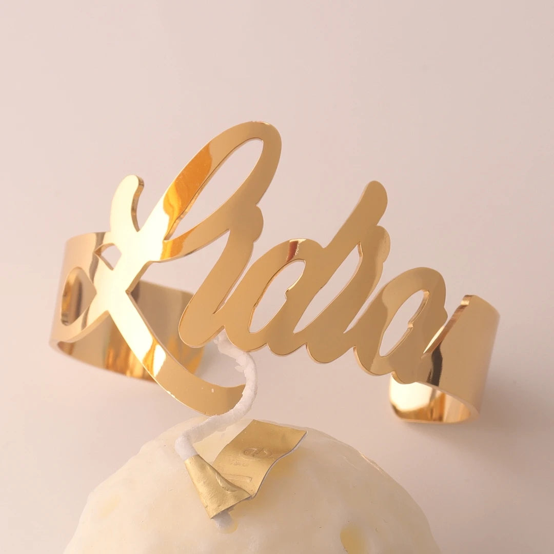 Bracelet Jonc Personnalisé avec Prénom – Acier Inoxydable Or ou Argent – Bijou Femme Cadeau Saint-Valentin
