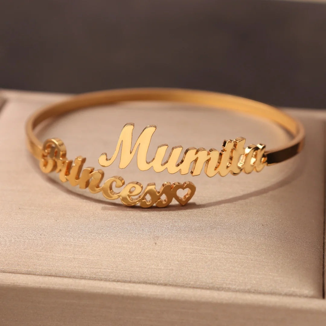 Bracelet Jonc Personnalisé avec Noms – Acier Inoxydable Ouvert – Bijou Femme/Couple – Cadeau de Noël Original
