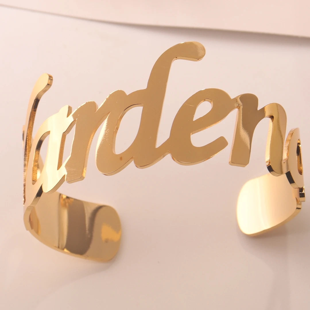 Bracelet Jonc Personnalisé avec Prénom – Acier Inoxydable Or ou Argent – Bijou Femme Cadeau Saint-Valentin