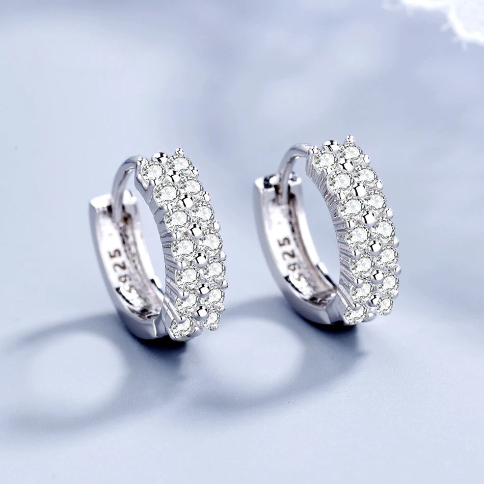 Boucles d’oreilles Clous Rondes en Argent 925 avec Deux Rangées de Zircons – Bijoux de Mode Haut de Gamme