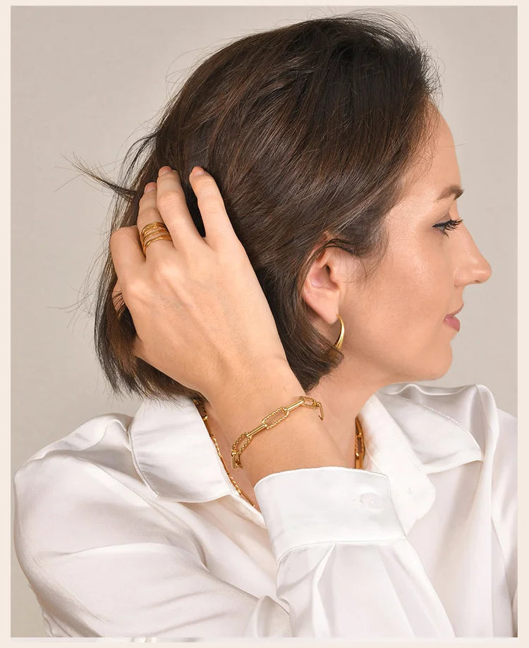 Bracelet Chaîne Femme en Acier Inoxydable – Maillons Torsadés Style Trombone Plaqué Or 18K – Bijou Ajustable, Empilable & Tendance