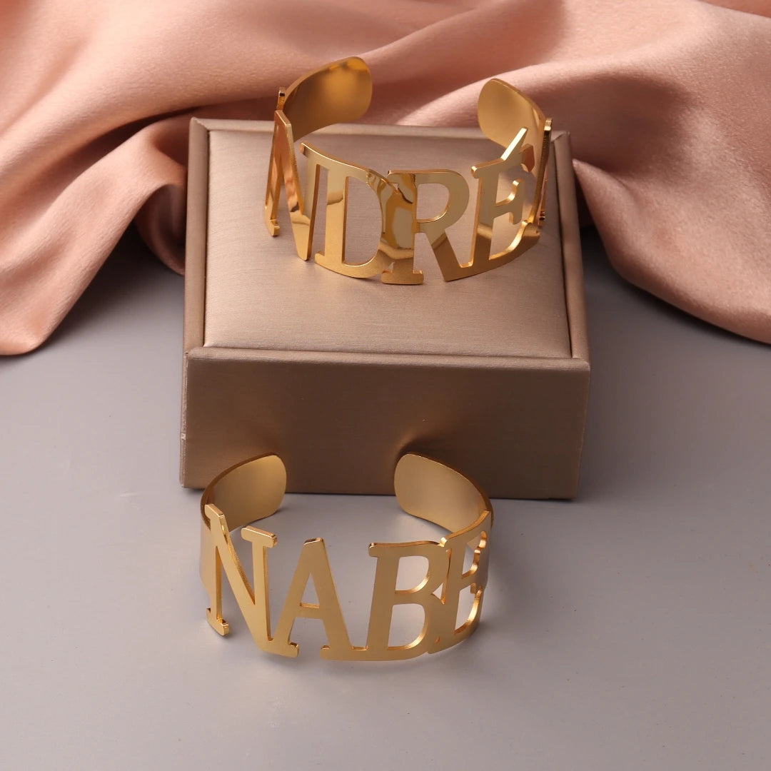 Bracelet Jonc Personnalisé avec Prénom – Acier Inoxydable Or ou Argent – Bijou Femme Cadeau Saint-Valentin