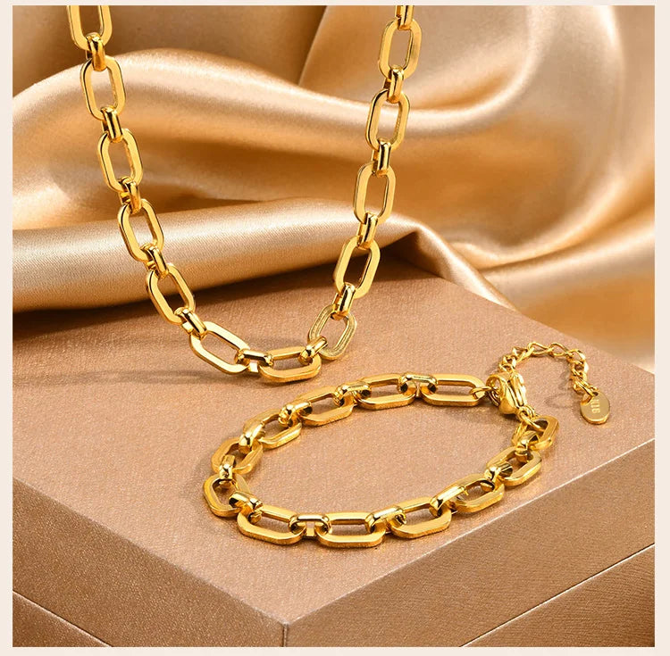 Collier Ras-du-Cou Femme à Maillons Épais – Chaine Ovale Plaquée Or en Acier Inoxydable – Bijou Minimaliste