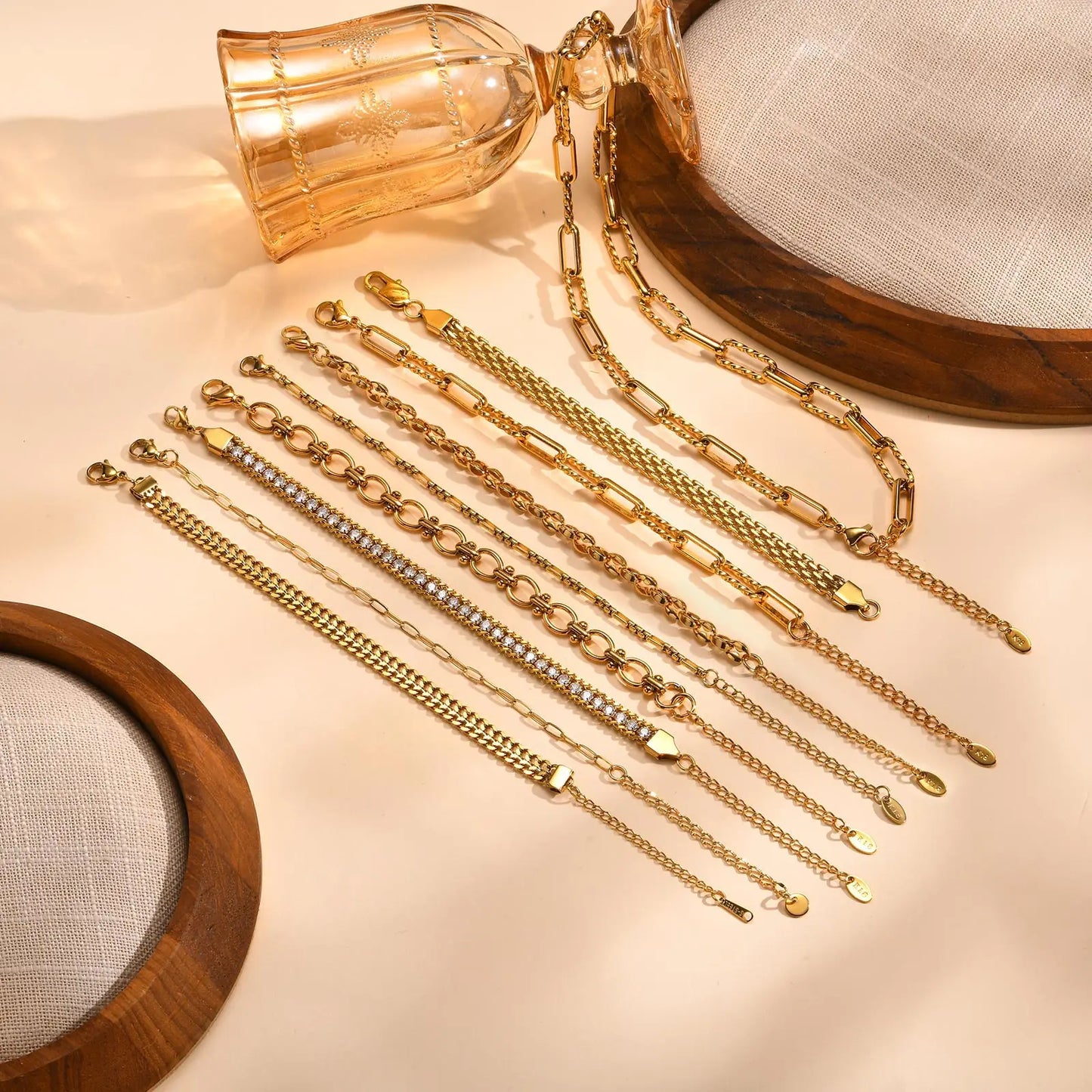 Bracelet Chaîne Femme en Acier Inoxydable – Maillons Torsadés Style Trombone Plaqué Or 18K – Bijou Ajustable, Empilable & Tendance