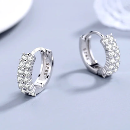 Boucles d’oreilles Clous Rondes en Argent 925 avec Deux Rangées de Zircons – Bijoux de Mode Haut de Gamme
