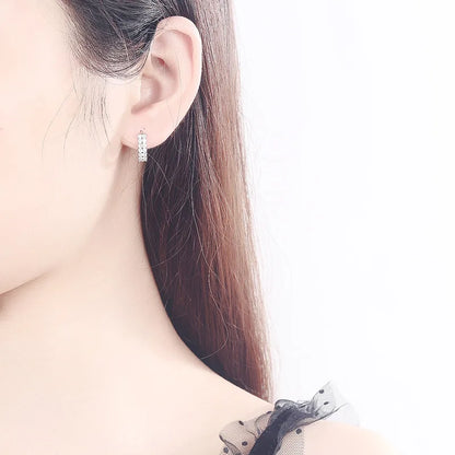 Boucles d’oreilles Clous Rondes en Argent 925 avec Deux Rangées de Zircons – Bijoux de Mode Haut de Gamme
