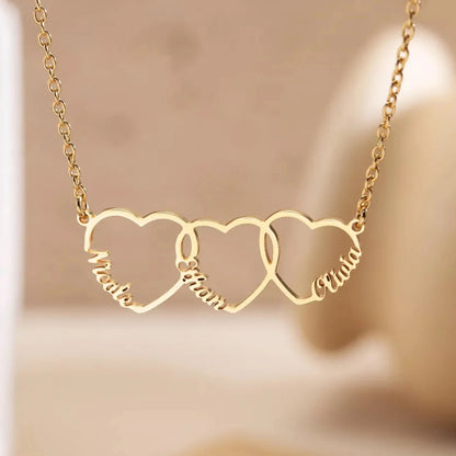 Collier Personnalisé avec Cœurs – Pendentif Triple Cœurs Gravés – Bijou en Acier Inoxydable pour Famille, Couple ou Maman