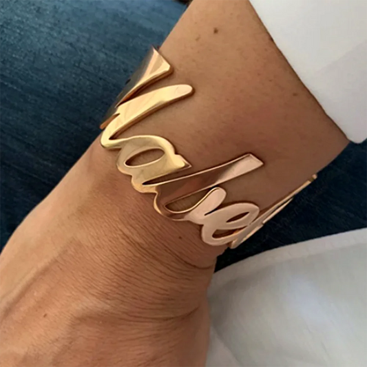 Bracelet Jonc Personnalisé avec Prénom – Acier Inoxydable Or ou Argent – Bijou Femme Cadeau Saint-Valentin
