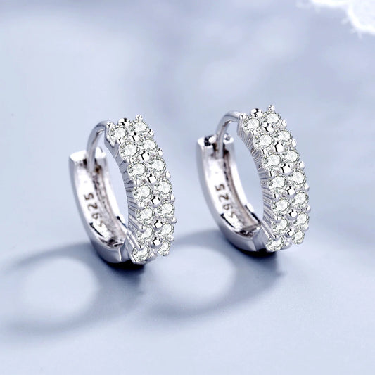 Boucles d’oreilles Clous Rondes en Argent 925 avec Deux Rangées de Zircons – Bijoux de Mode Haut de Gamme