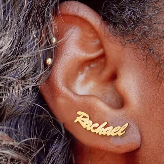 Boucles d’oreilles personnalisées avec prénom – Clous en acier inoxydable – Bijoux lettres pour femme, idée cadeau tendance
